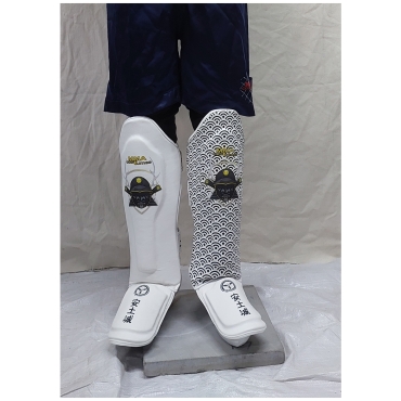 Premium Samurai Sublimated Muay Thai & MMA Shin Guards – White/Black Wave Pattern